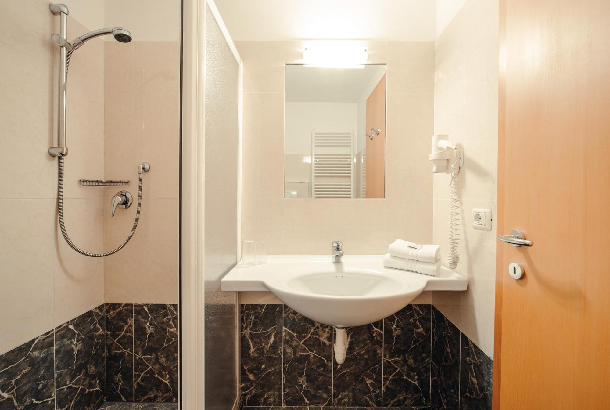 Hotel Ludwigshof & Luvina Тродена Номер фото